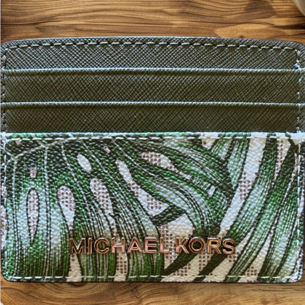 MICHAEL KORS CARD CASE IN VANILLA PALMS - Picture 6 of 7